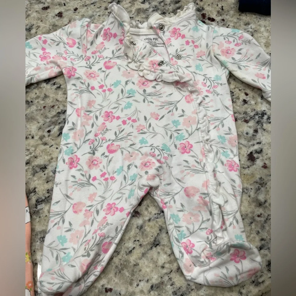 Lot of 2 Long Sleeves feet in jumpers NEWBORN Floral & Swan Print One Pieces